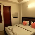 Sapphire Home Stay Near Nizamuddin Railway Station