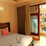 Sapphire Home Stay Near Nizamuddin Railway Station
