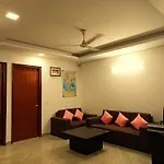Sapphire Home Stay Near Nizamuddin Railway Station