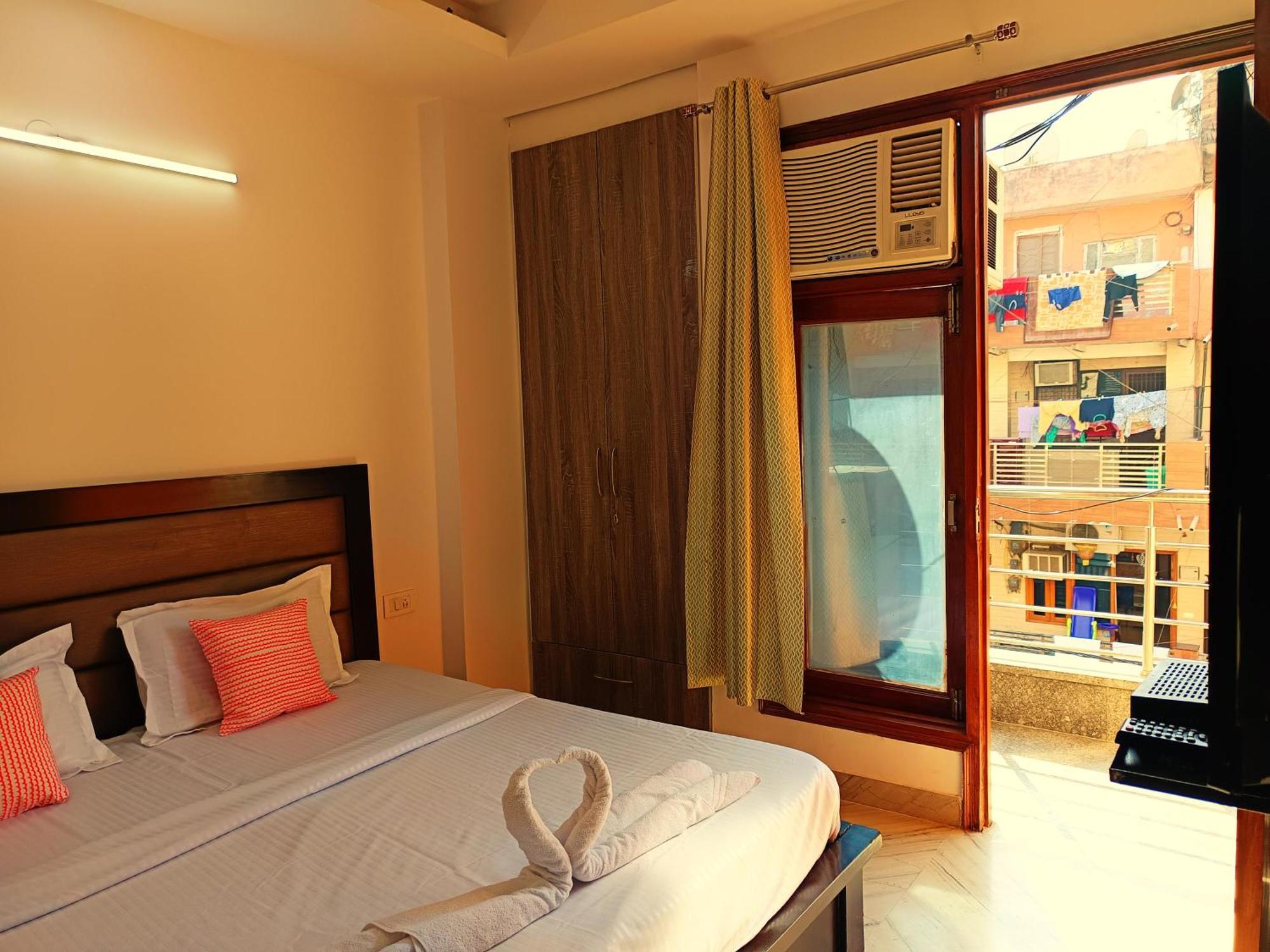 Sapphire Near Nizamuddin Railway Station Homestay