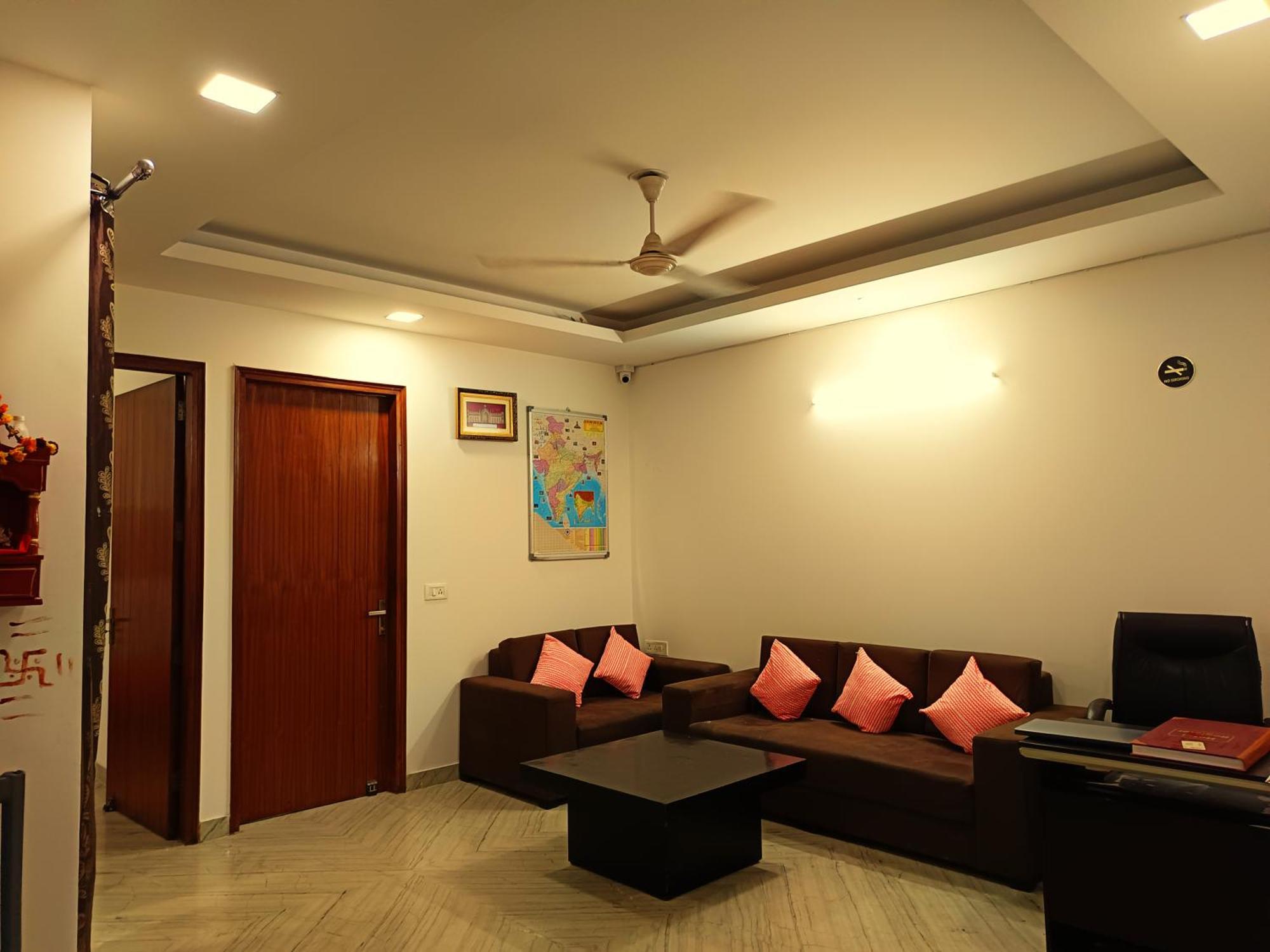 Sapphire Near Nizamuddin Railway Station