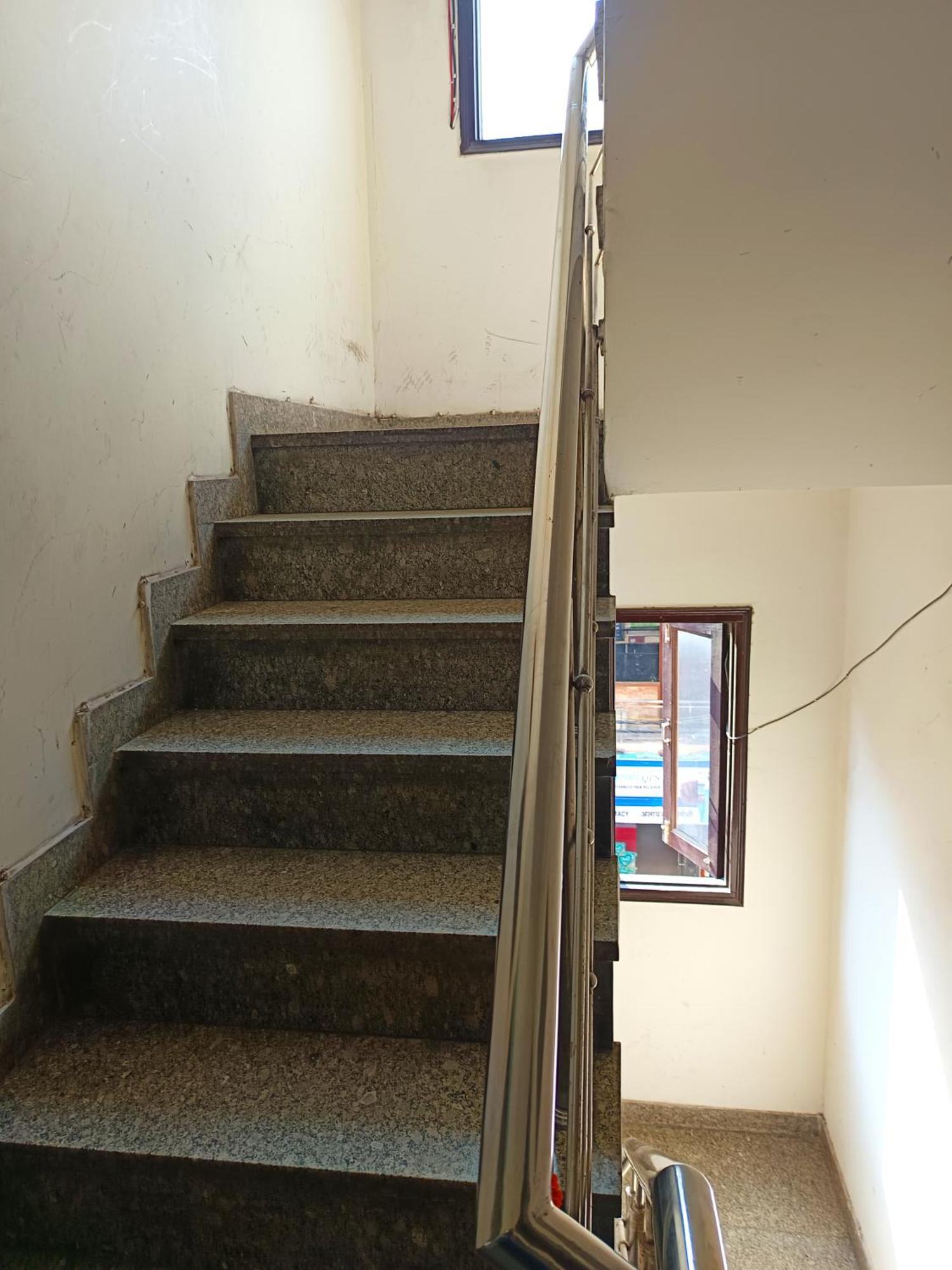 Sapphire Near Nizamuddin Railway Station Homestay
